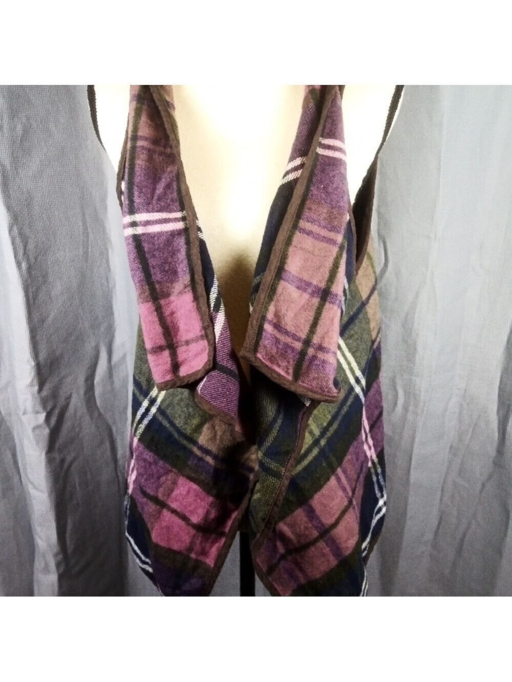Natural Reflections Plaid Vest Large